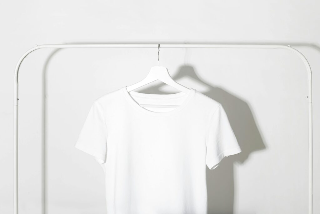 Dicas de como clarear roupas brancas encardidas em casa
